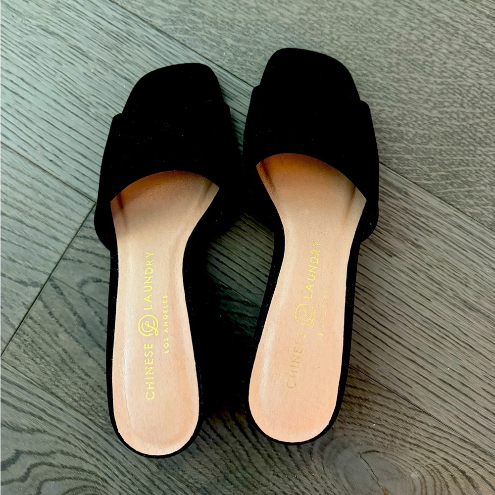 Chinese laundry Lana slides size 7